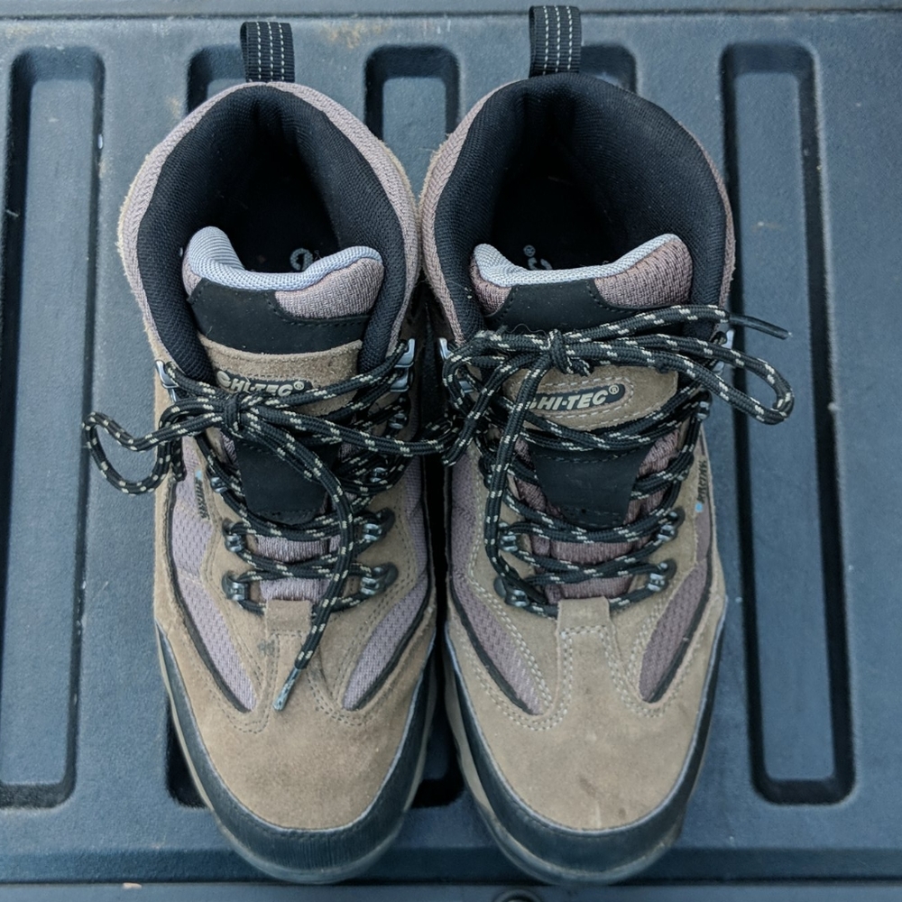 Hi-Tec waterproof skamania hiking boots 7.5